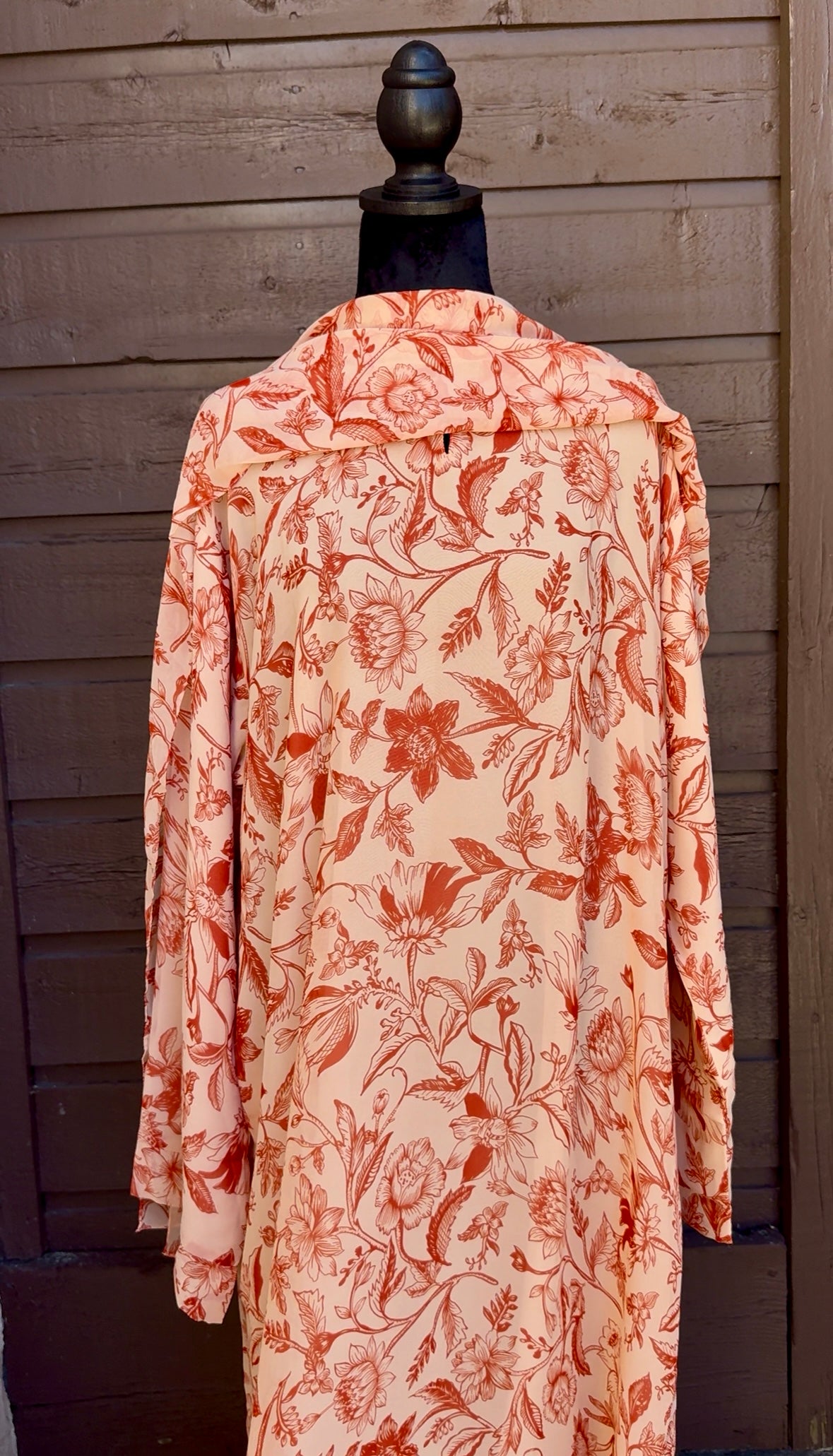 Sepia petals (Closed Abaya)