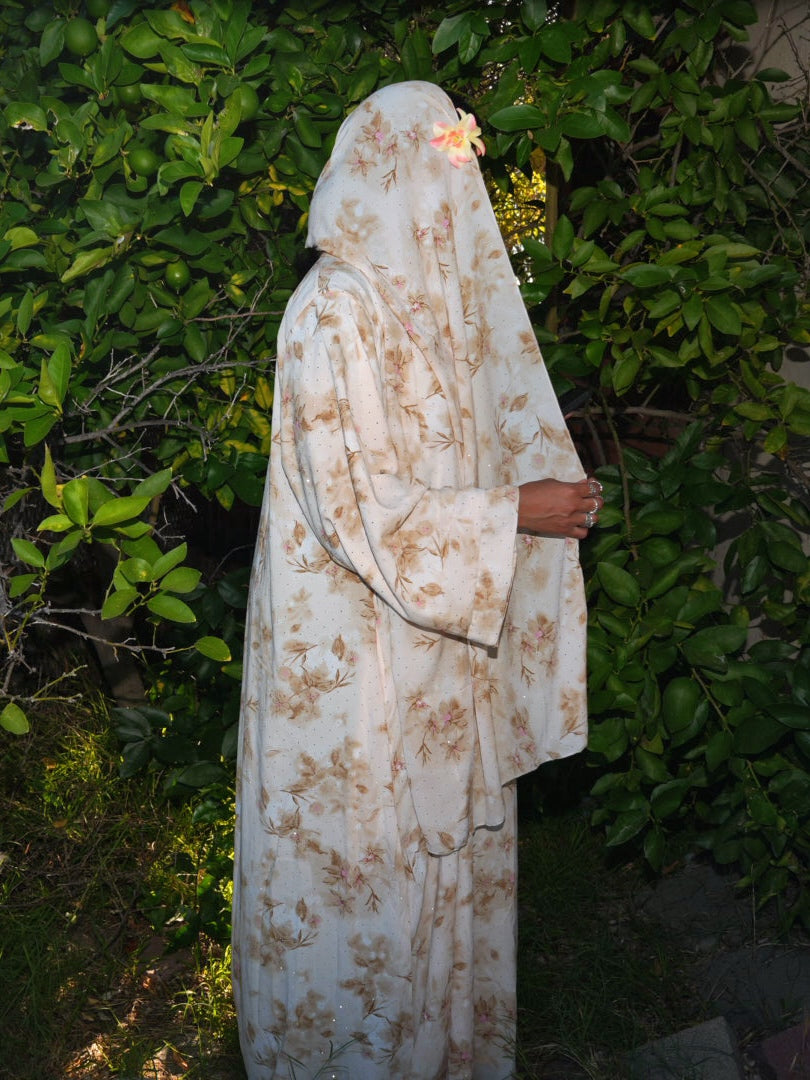 Pearl Blossom (closed abaya)