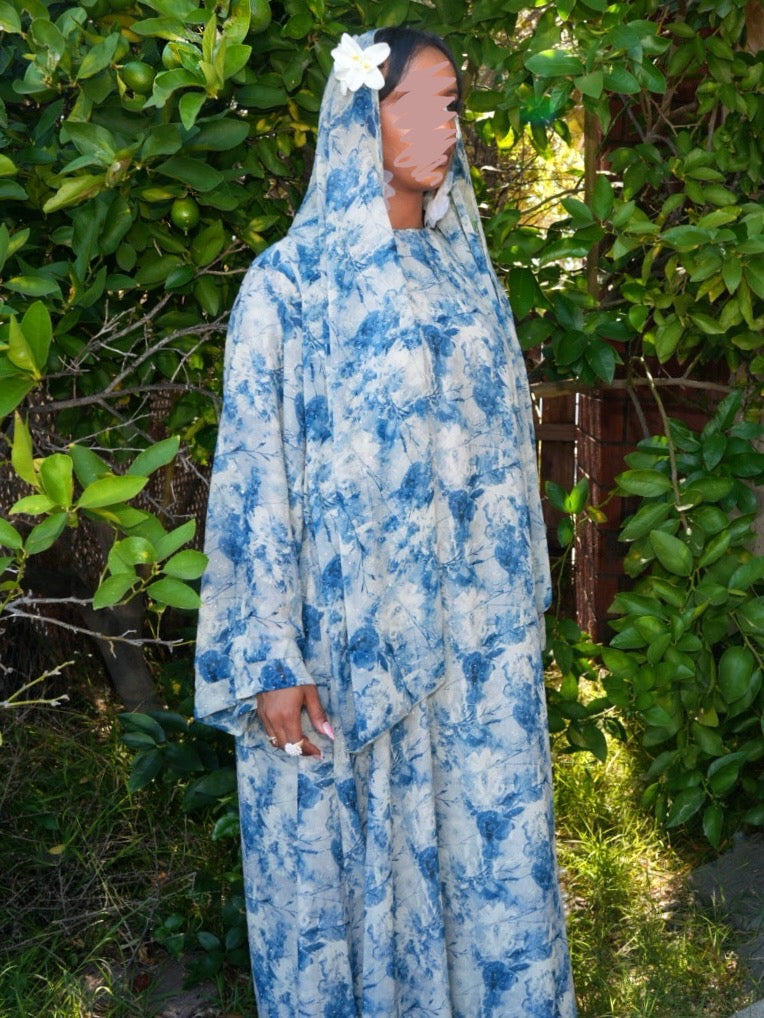 Lagoon bloom (closed abaya)
