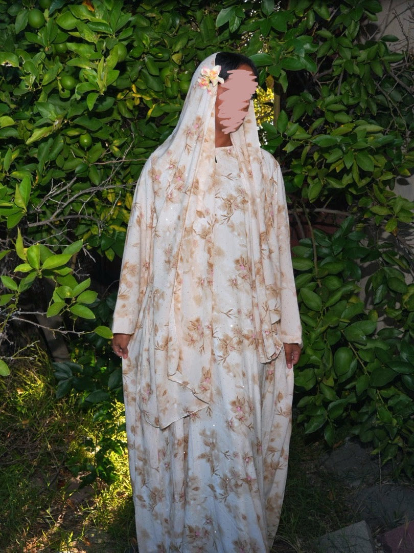 Pearl Blossom (closed abaya)