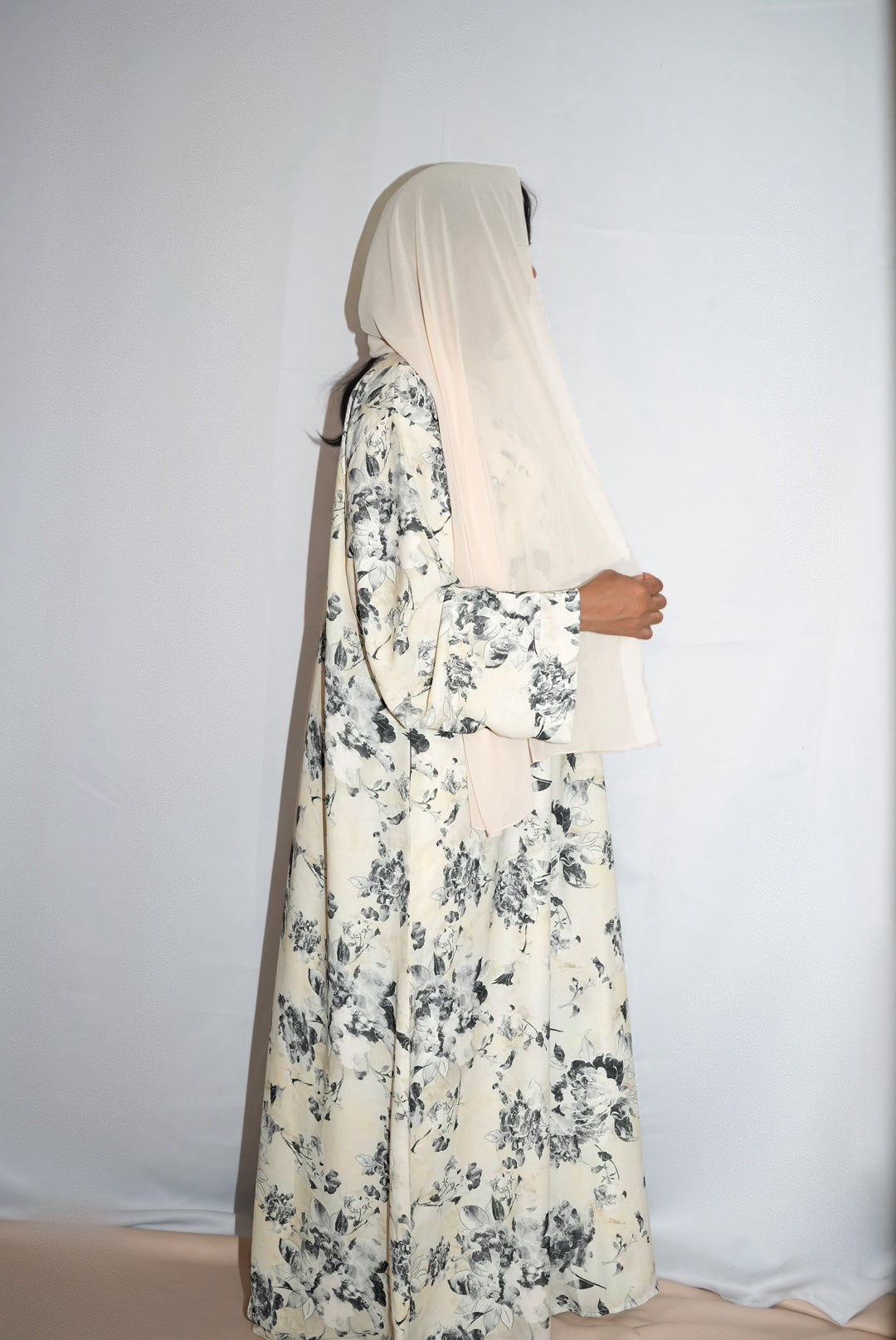 Ink flora - Closed Abaya