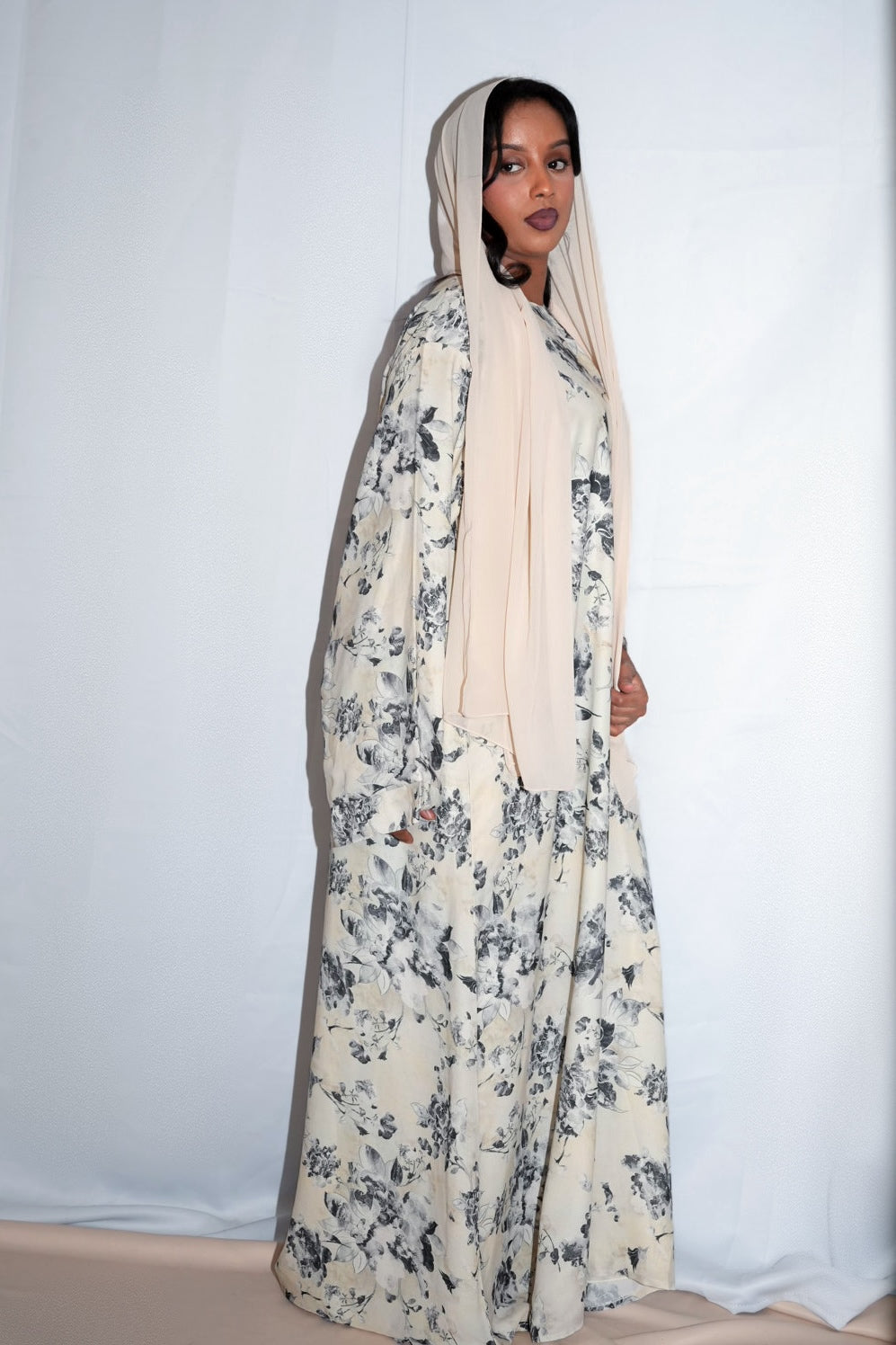 Ink flora - Closed Abaya