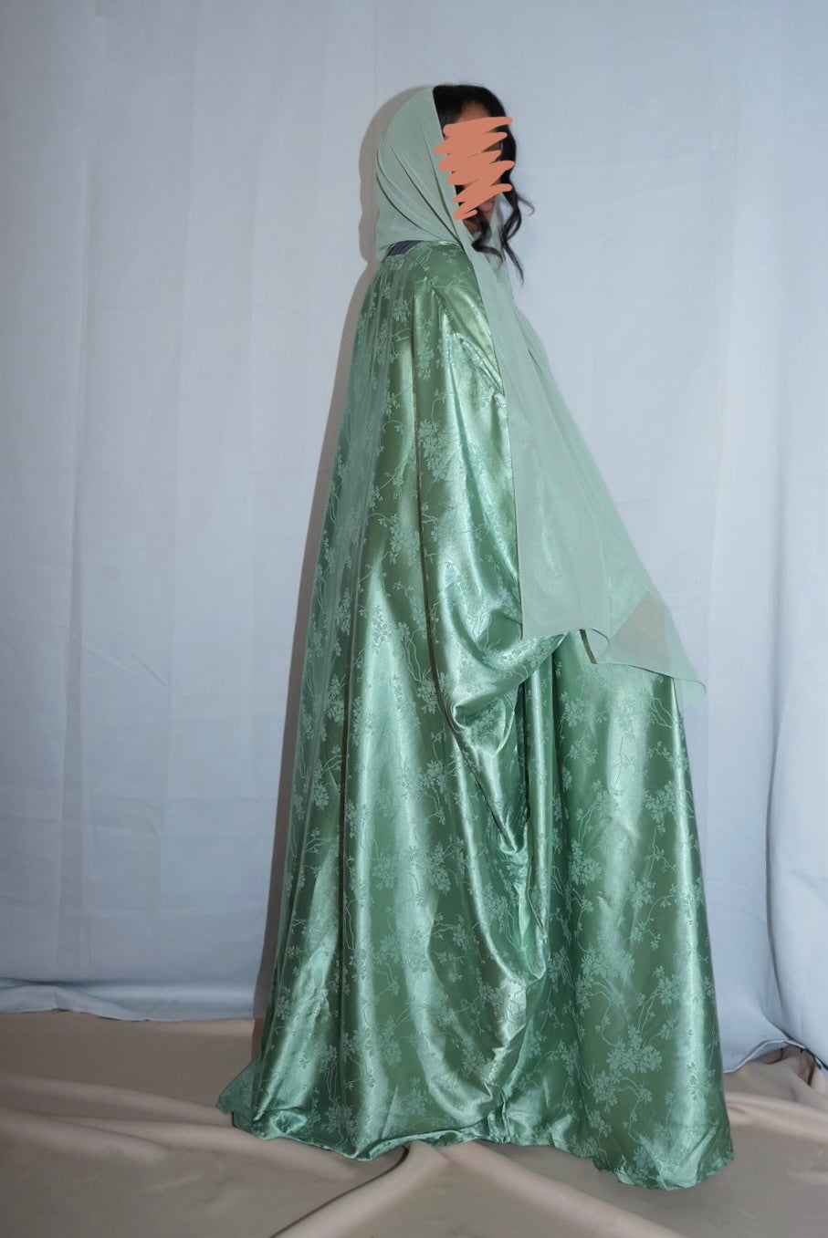 Essence (Bahrain abaya)