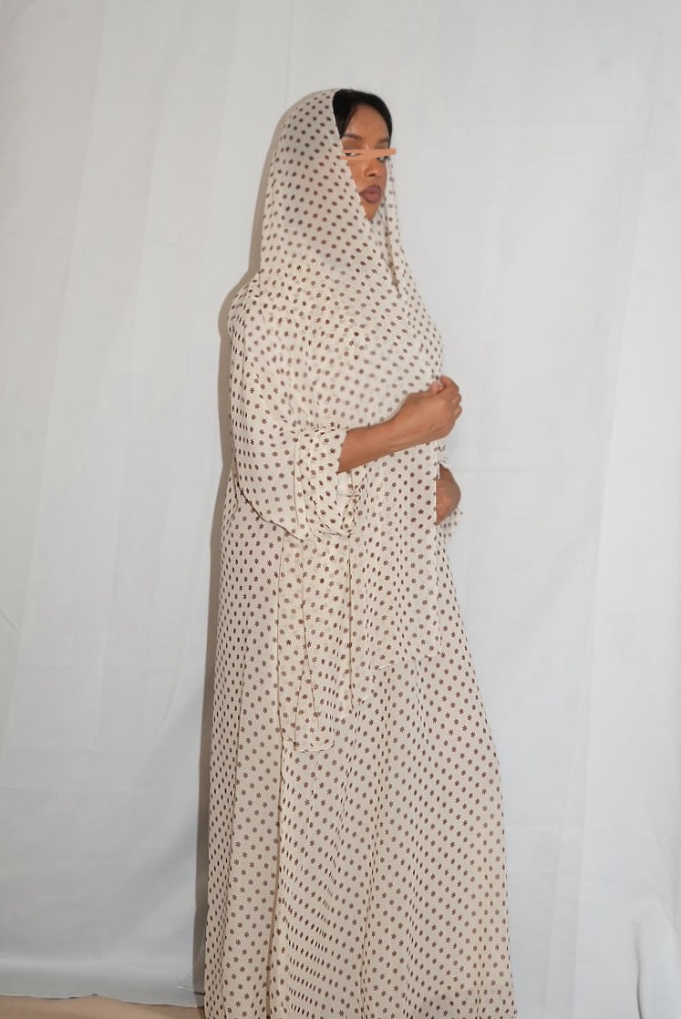 Ivory Espresso - Closed Abaya