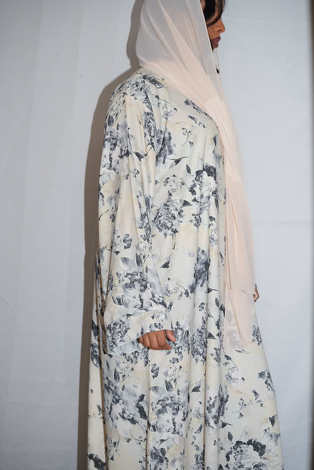 Ink flora - Closed Abaya