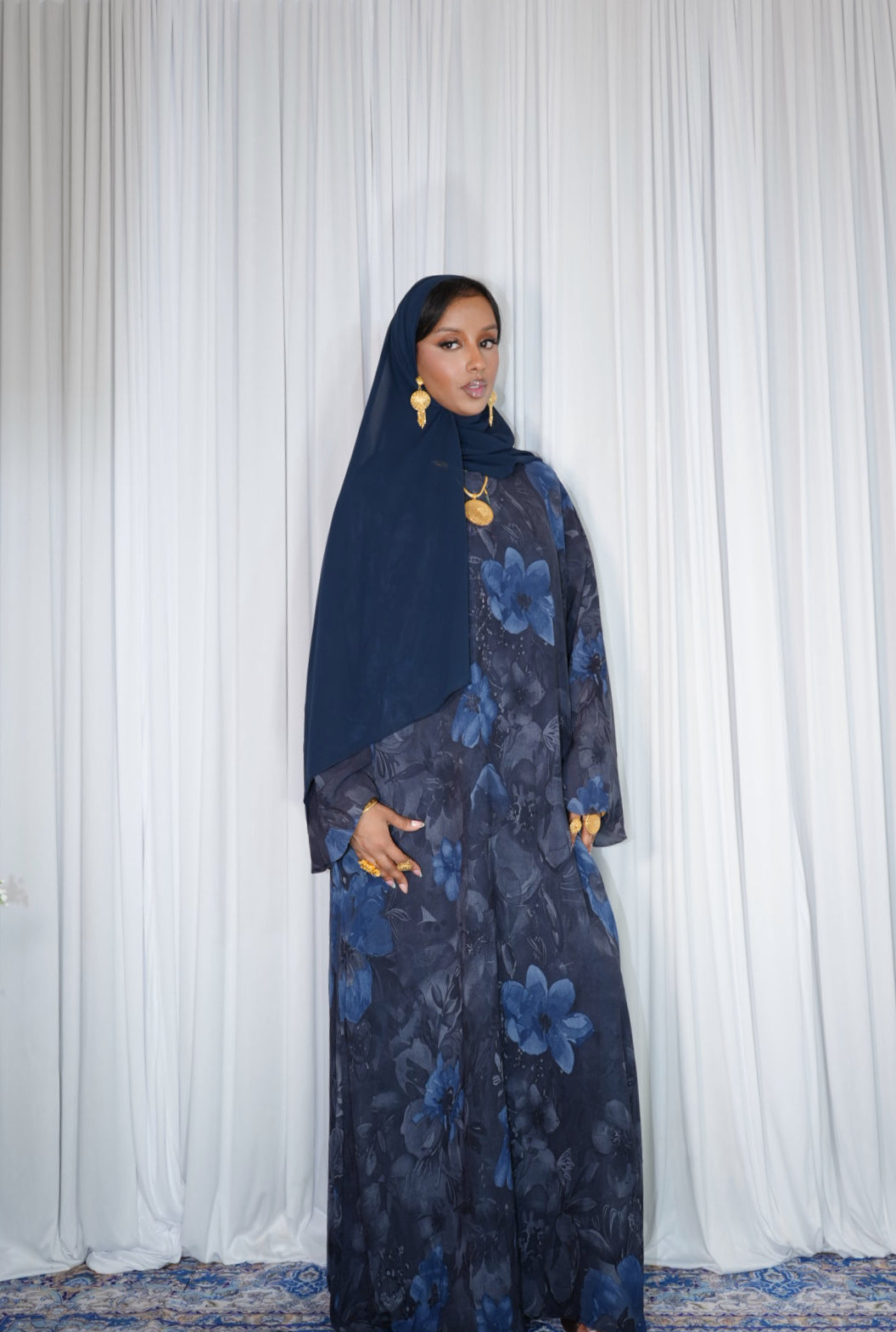 Closed navy blue - plain hijab